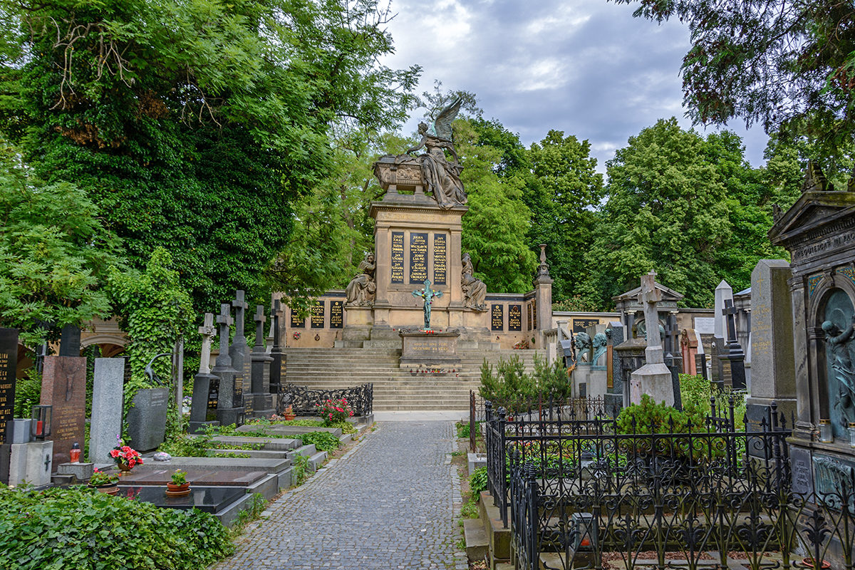 Вышеградское кладбище, Прага